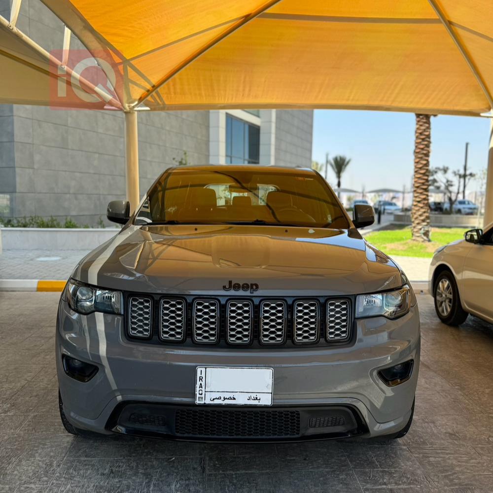 جیپ گراند شیرۆکی